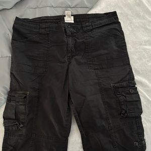 Black cargo Capri pants